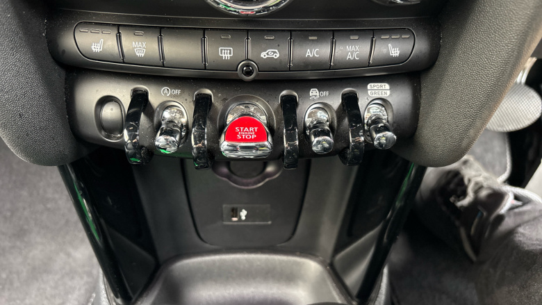 MINI Hatchback 2.0 Cooper S Exclusive 3dr Auto Petrol Hatchback